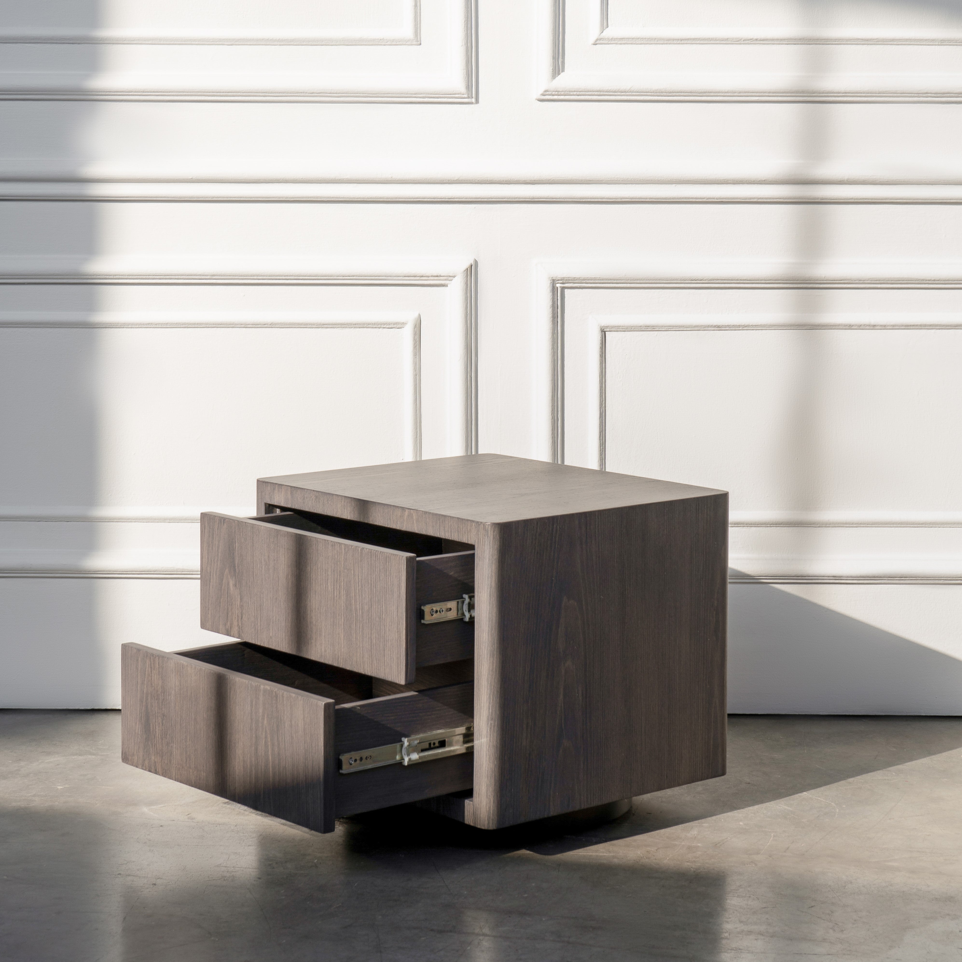Griffin Bedside Table