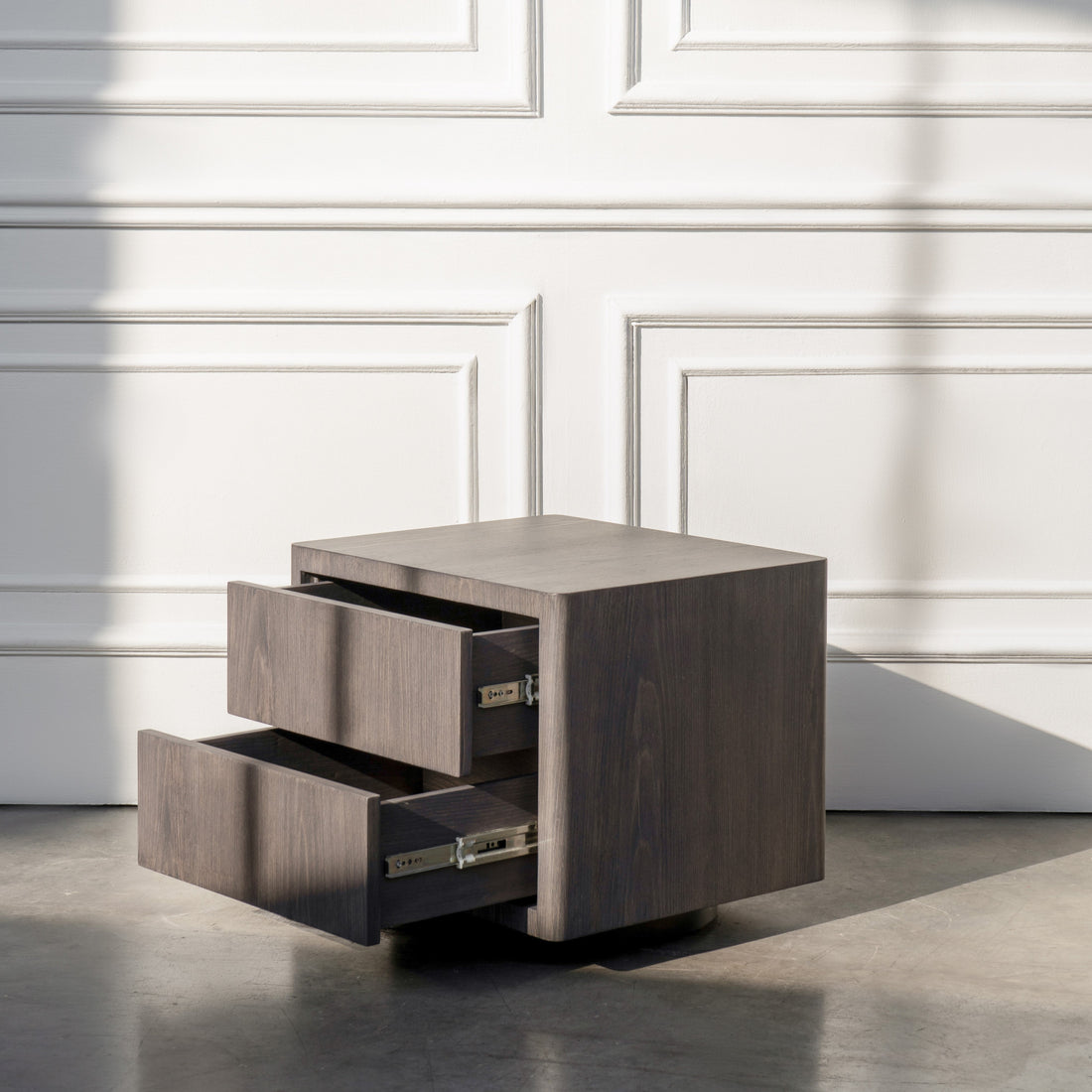 Griffin Bedside Table