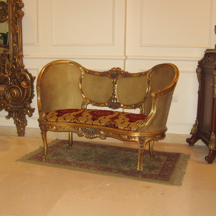 Monarch Settee
