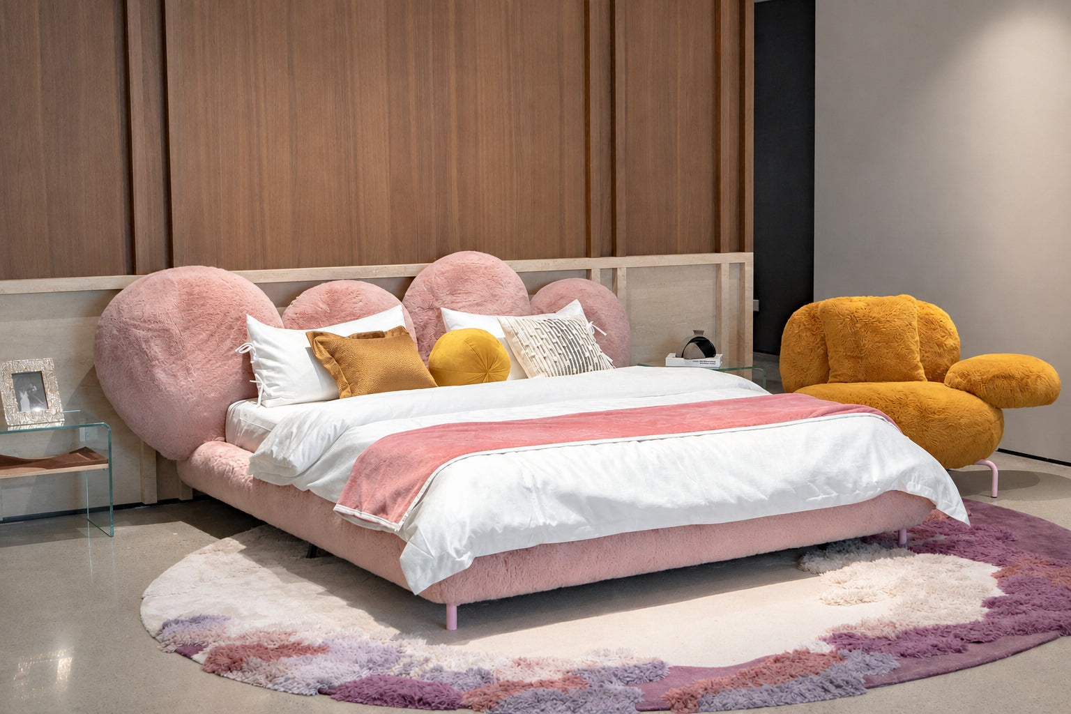 Mira Petal Bed
