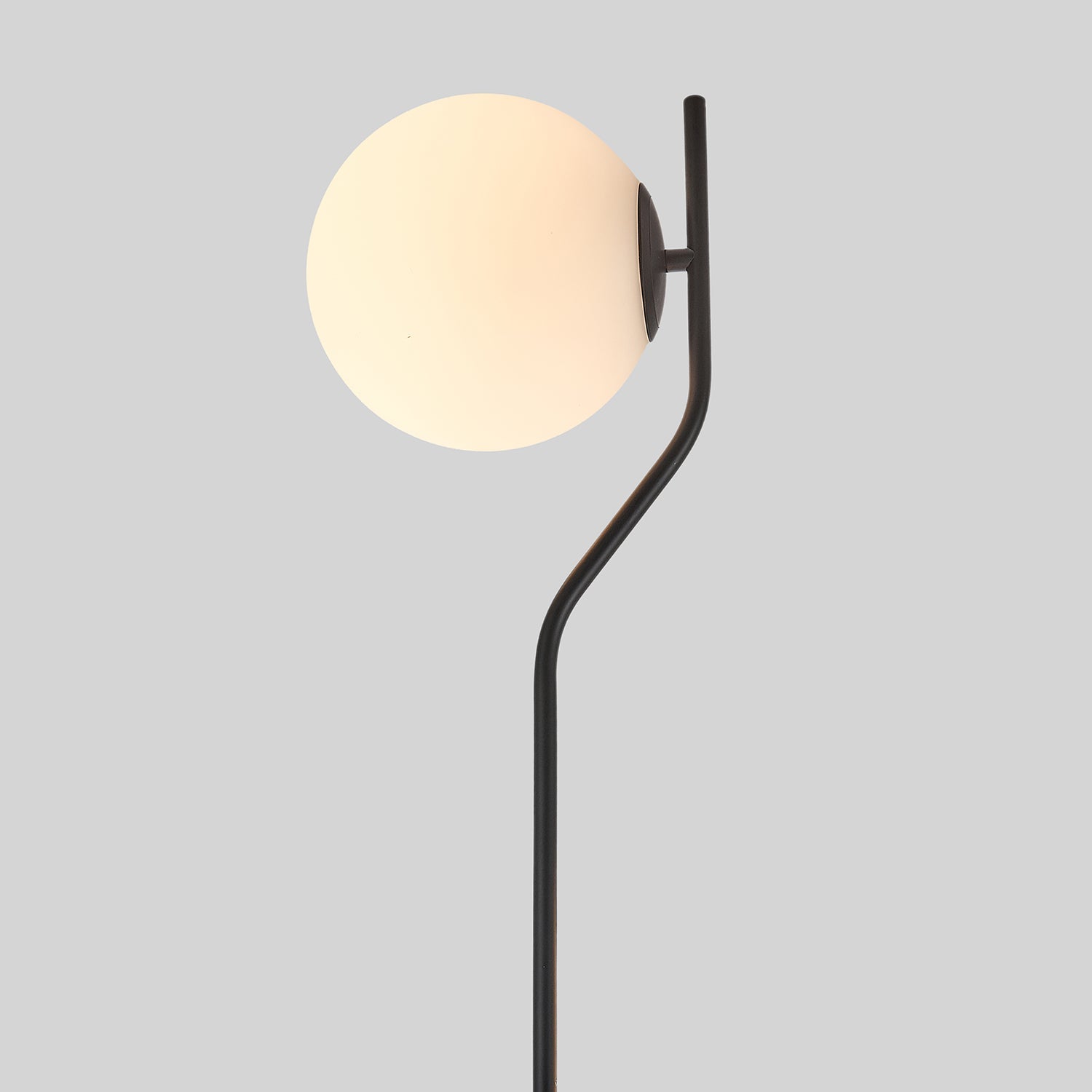 Floor Lamp Maui / Opal Glass & Metal